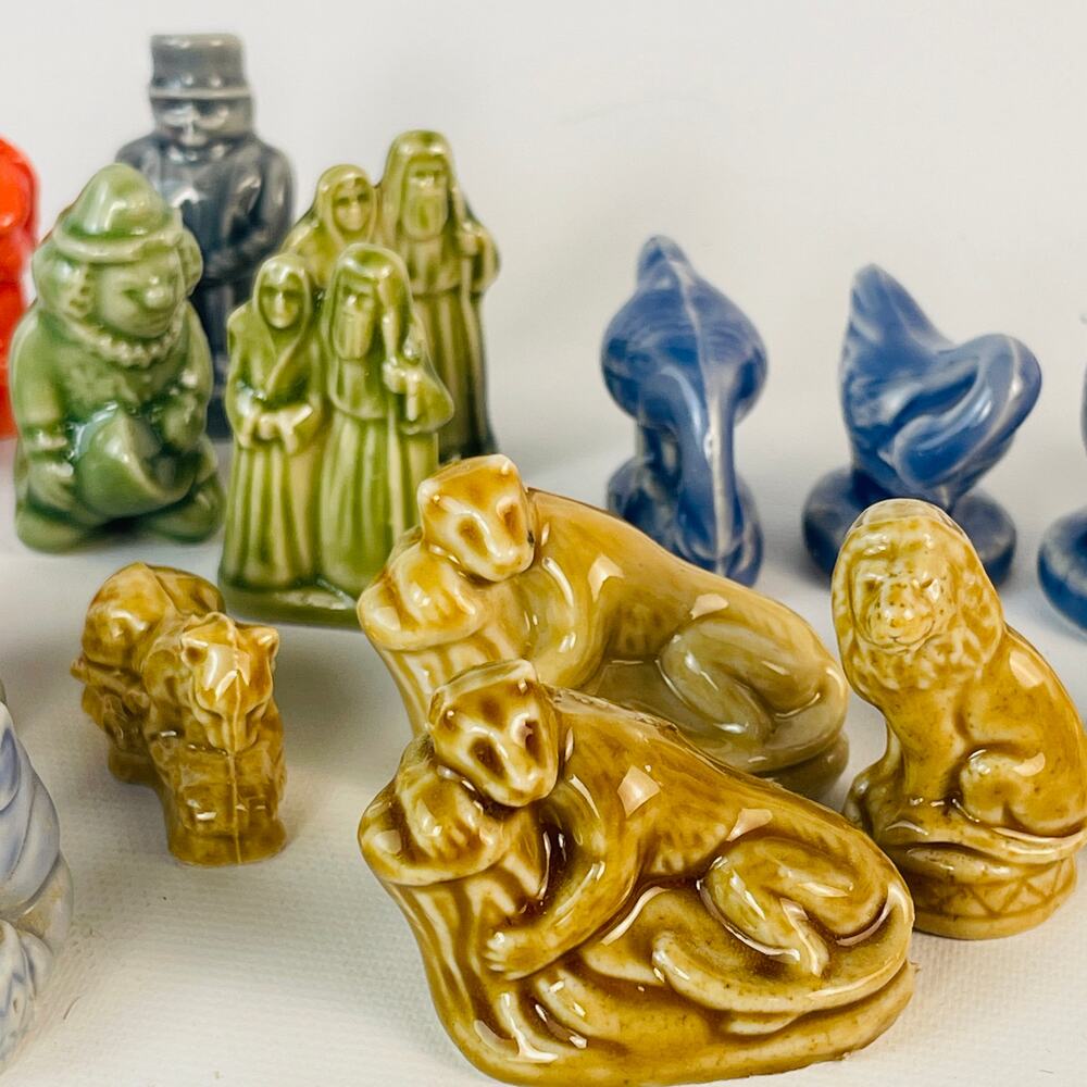 Vintage Wade England Red Rose Tea Figurines Lot of 41 - Picture 3 of 7